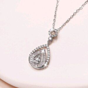 14K White Gold Filled Diamond Exquisite Pear Shap Pendant Necklace for Women